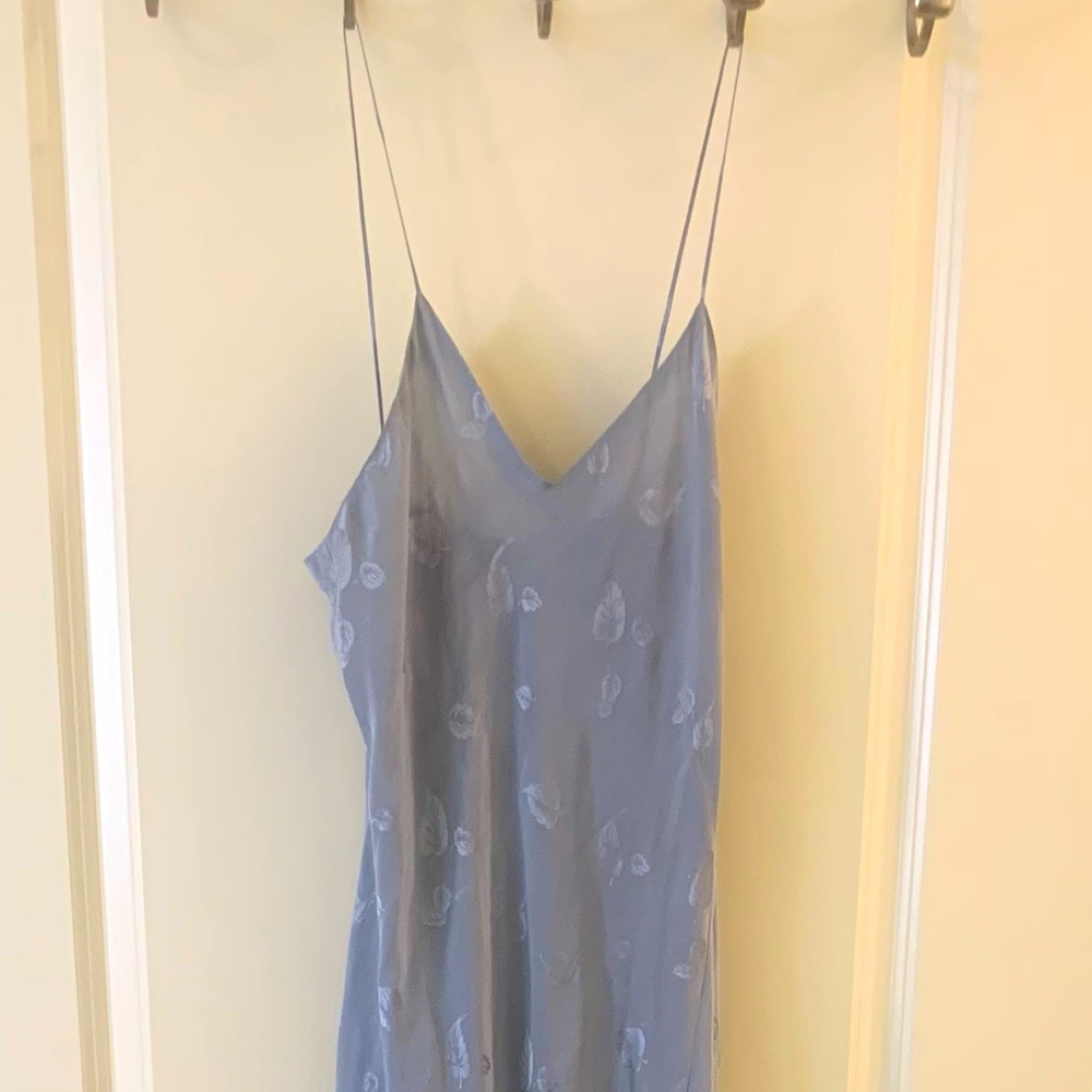 excellent condition color gray size S dry clean excellent quality sexy elegant